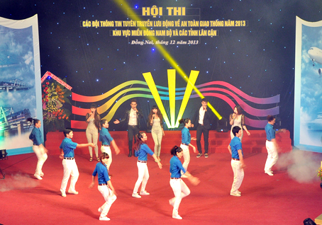 Khai mạc Hội thi tuyên truyền lưu động An toàn giao thông các tỉnh Nam Bộ